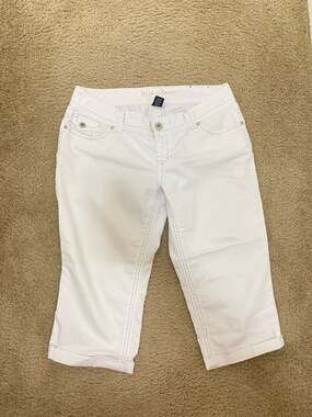 Ariya Jeans Women's White Embellished Pocket Denim Capris Size 11/12